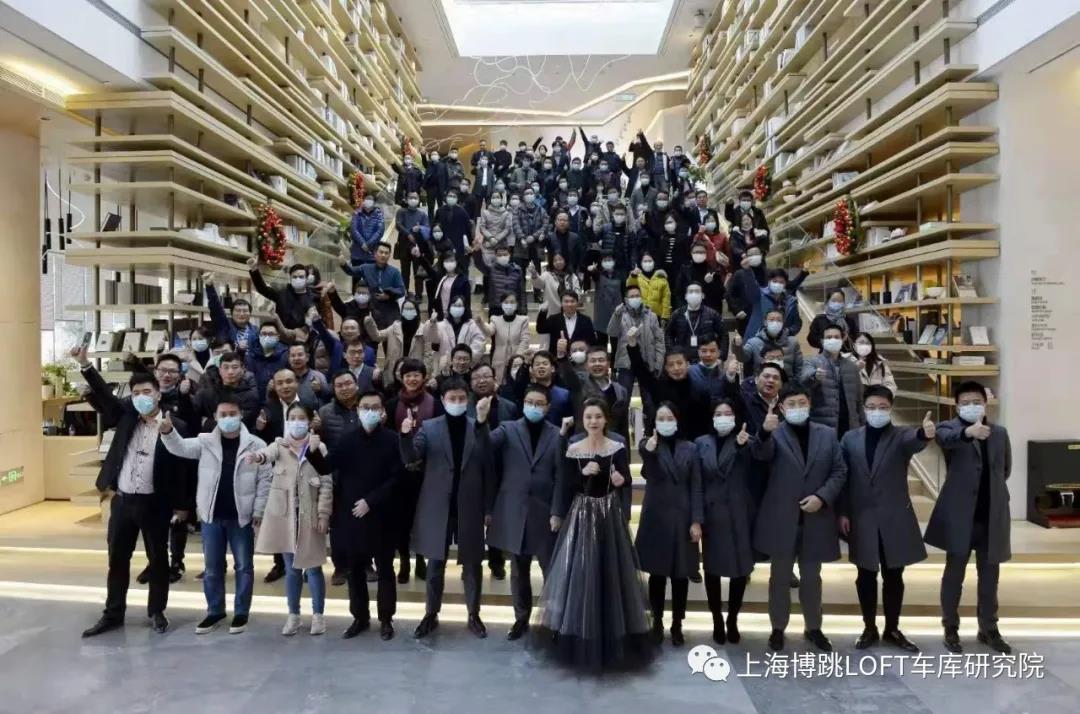 贵阳全国一百多人在华侨城汉口道6号参观研讨LOFT专利车库技术！